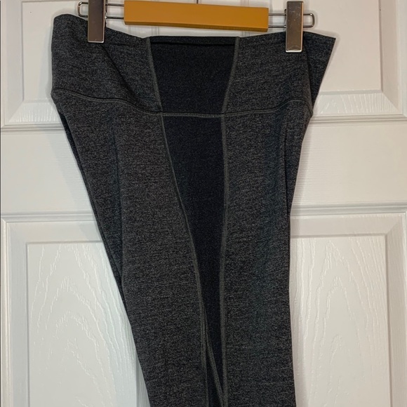 Lululemon Gray and Black Leggings NWOT - Picture 7 of 13